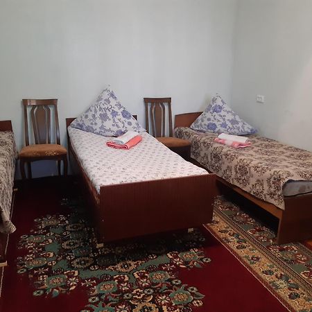 Guest House Lola Kochkor Εξωτερικό φωτογραφία