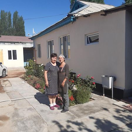 Guest House Lola Kochkor Εξωτερικό φωτογραφία